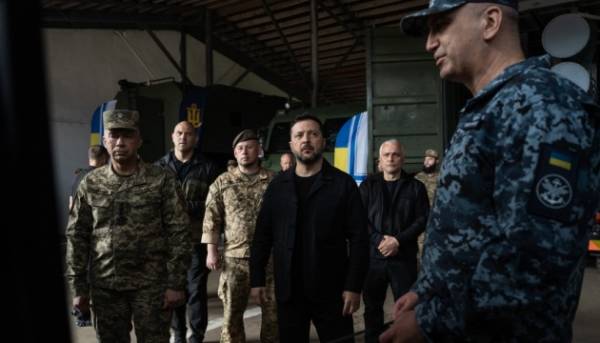 На Одещині Зеленський провів нараду з питань координації, обговорювали питання зміцнення протиповітряної…