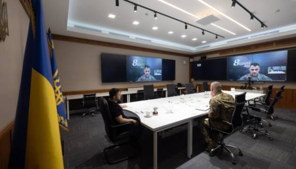 Президент провів переговори з командирами корпусів, які обороняють найгарячіші ділянки фронту.