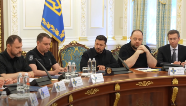 Зменшення поставок ракет для ППО від союзників може бути спробою змусити Україну піти на поступки – Зеленський