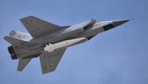 Росія з квітня зупинила випуск ракет “Кинджал” та Х-32 для виробництва інших видів озброєння, повідомляє розвідка.