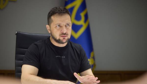 Зеленський: Російські сили атакували Україну 35 ракетами та 190 безпілотниками за ніч