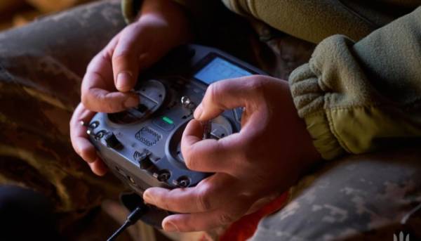 30 секунд: росіяни спробували встановити прапор дроном у Великій Писарівці