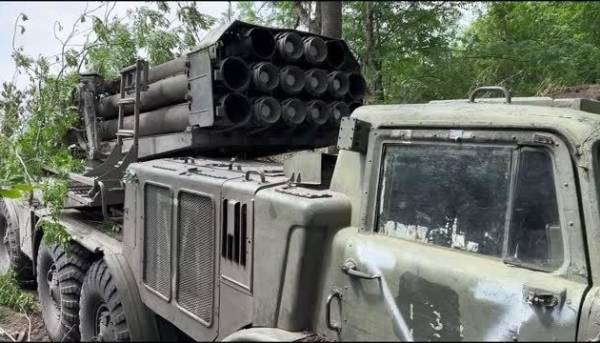 Українські військові знищили російський завод, що випускає пальне для ракет “Ураган” та “Смерч”.