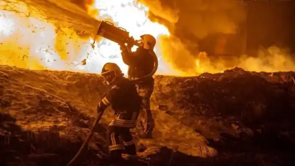 За тиждень Російська Федерація застосувала проти України більше ніж 1300 безпілотників та майже 100 ракетних ударів, повідомив Зеленський