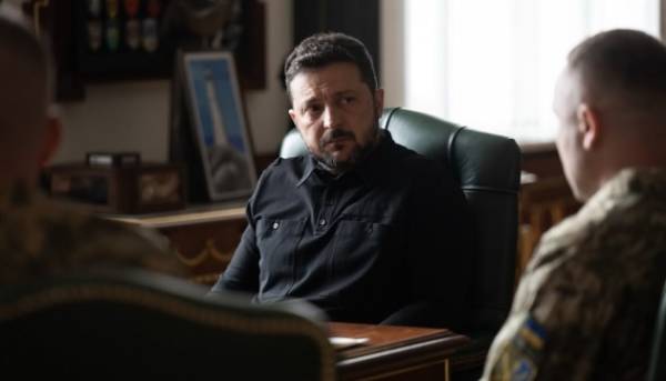 Зеленський провів переговори з Драпатим щодо зміцнення оборони Костянтинівки та Слов’янська, а також кадрових перестановок у Збройних силах України.