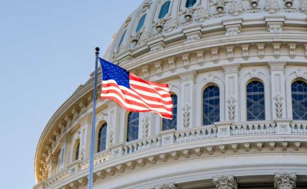 Палата представників США відкладає “пекельні санкції” проти Росії