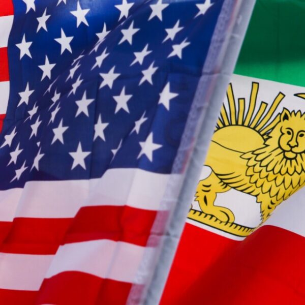 Іран та США обмінялися ударами, перервавши місячну тишу