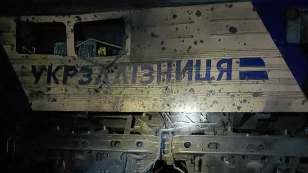 Окупанти вдарили балістикою по об’єктах “Укрзалізниці” у Києві: 7 загиблих