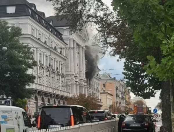 Внаслідок удару по СБУ у Києві зросла кількість постраждалих, обвалилася частина стіни