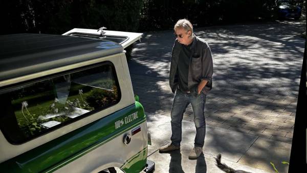 1970 International Harvester Scout 800A EV conversion by Beachman
