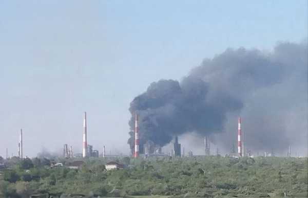 Вибухи та пожежа на НПЗ “Роснефті” в російській Сизрані