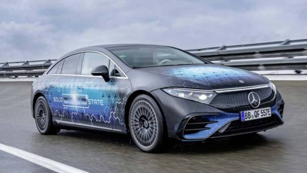 Зображення твердотілої батареї для Mercedes EQS.