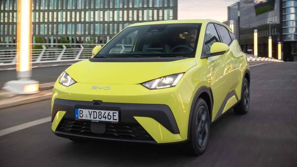 Електромобілі стали найпопулярнішим типом авто в Британії минулого місяця