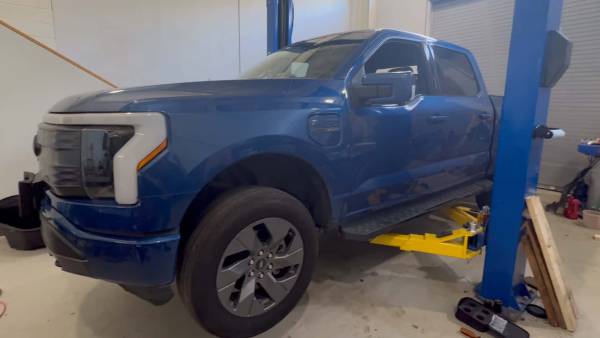 Заміна акумулятора Ford F-150 Lightning: наскільки це складно