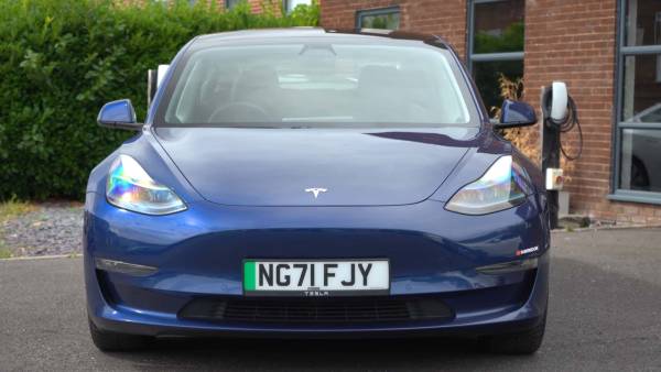 Tesla Model 3 подолала 250 тисяч миль з однією незначною заміною деталі