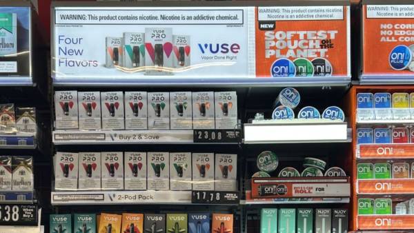Reynolds продає нові фруктові вейпи без дозволу FDA