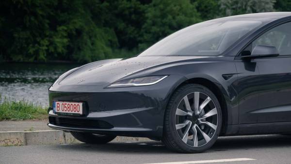 Tesla частіше отримує титул “Salvage”, ніж інші автівки