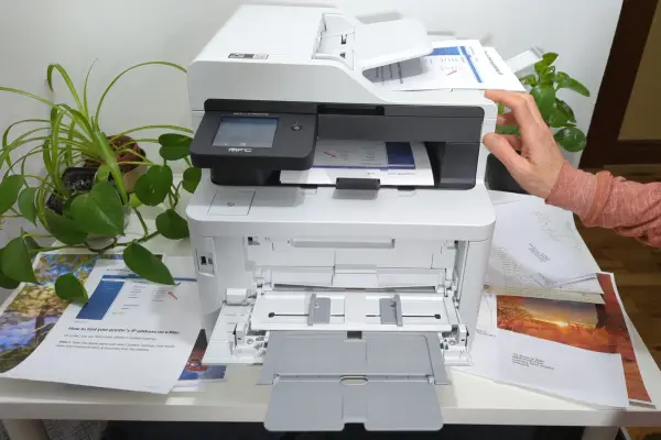 Автоматичний двосторонній документ Brother MFC-L3780 CDW працював бездоганно.