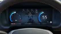 Дисплей Ford F-150 з активованою системою BlueCruise з функцією буксирування