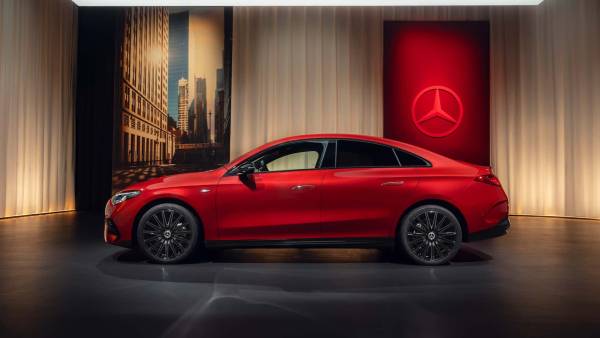 Mercedes CLA: Один з найшвидших електромобілів за швидкістю зарядки в Америці