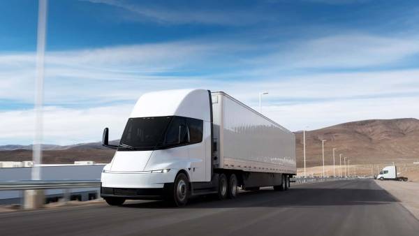 Tesla Semi: від сумнівів до визнання потенціалу
