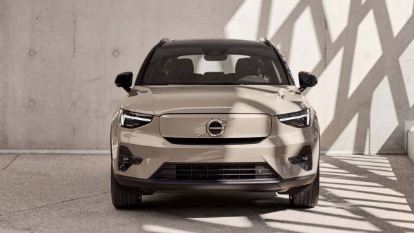 Volvo EX40: Електричний кросовер зник з ринку США