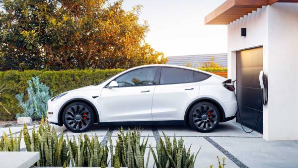 Tesla Model Y: 160 тис. км пробігу та мінімум швидкісних зарядок – як показала себе батарея