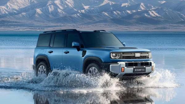 Китайський позашляховик їздить по воді завдяки вбудованим пропелерам