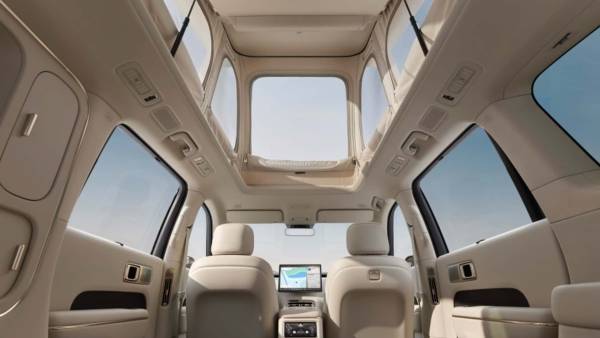 SkyNomad N90 Max Studio: електро-кемпер з підігрівом підлоги, горищем та вбудованим сховищем