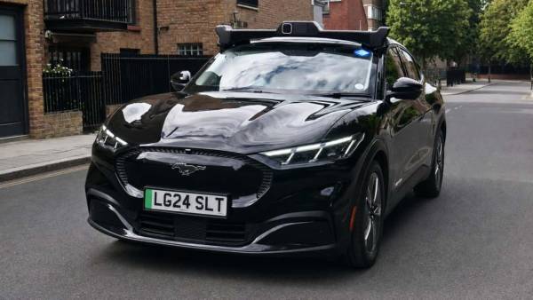 Uber та Wayve: автономний Ford Mustang Mach-E у Лондоні