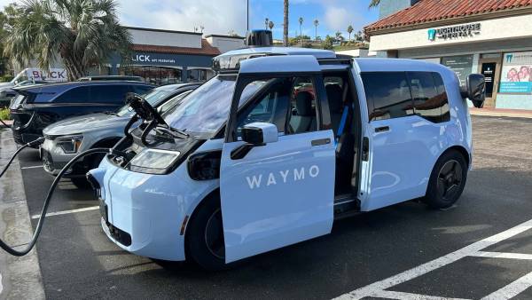 Waymo кидає виклик зимі: безпілотні авто в умовах снігової стихії