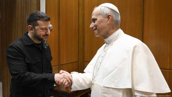 Папа Римський зателефонував Зеленському після перемовин з Путіним