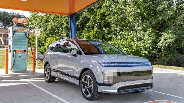 Ionna подвоїла мережу зарядних станцій цього року і не зупиняється